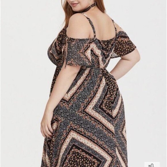 torrid Bandana Cold Shoulder Chiffon Dress size 2X - Picture 2 of 8